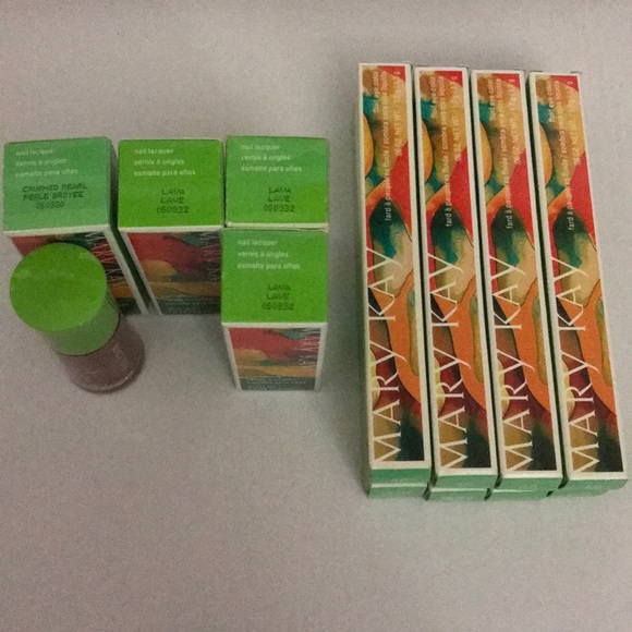 Art of Nature lip eye or nail pick two & clutch 🔥 - Picture 5 of 8